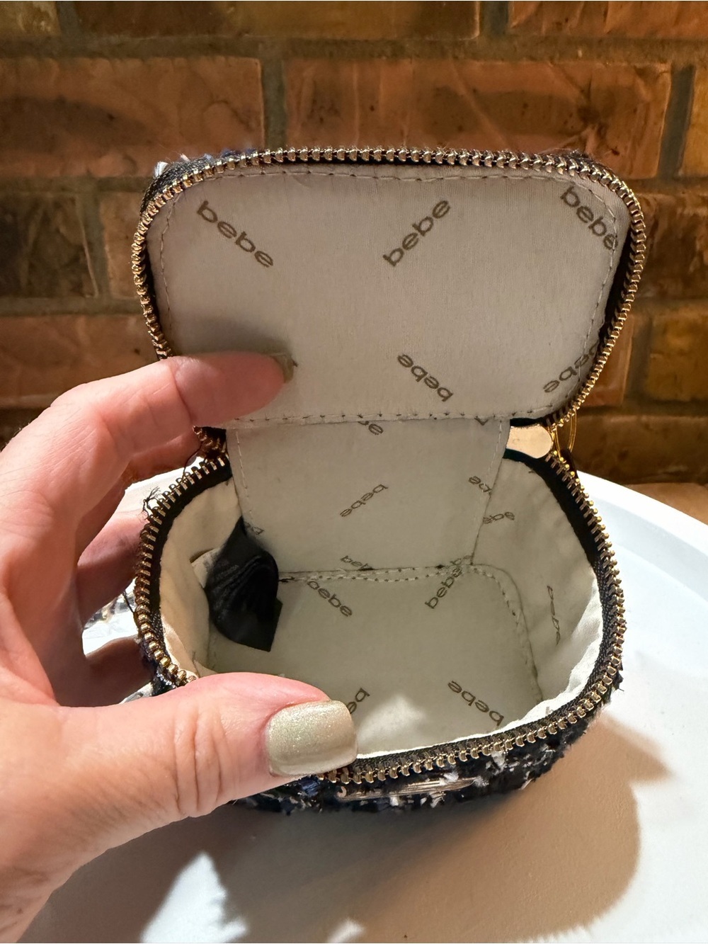 bebe Black and White Tweed Mini Crossbody with Gold Chain NWT MSRP $59 - Picture 6 of 6